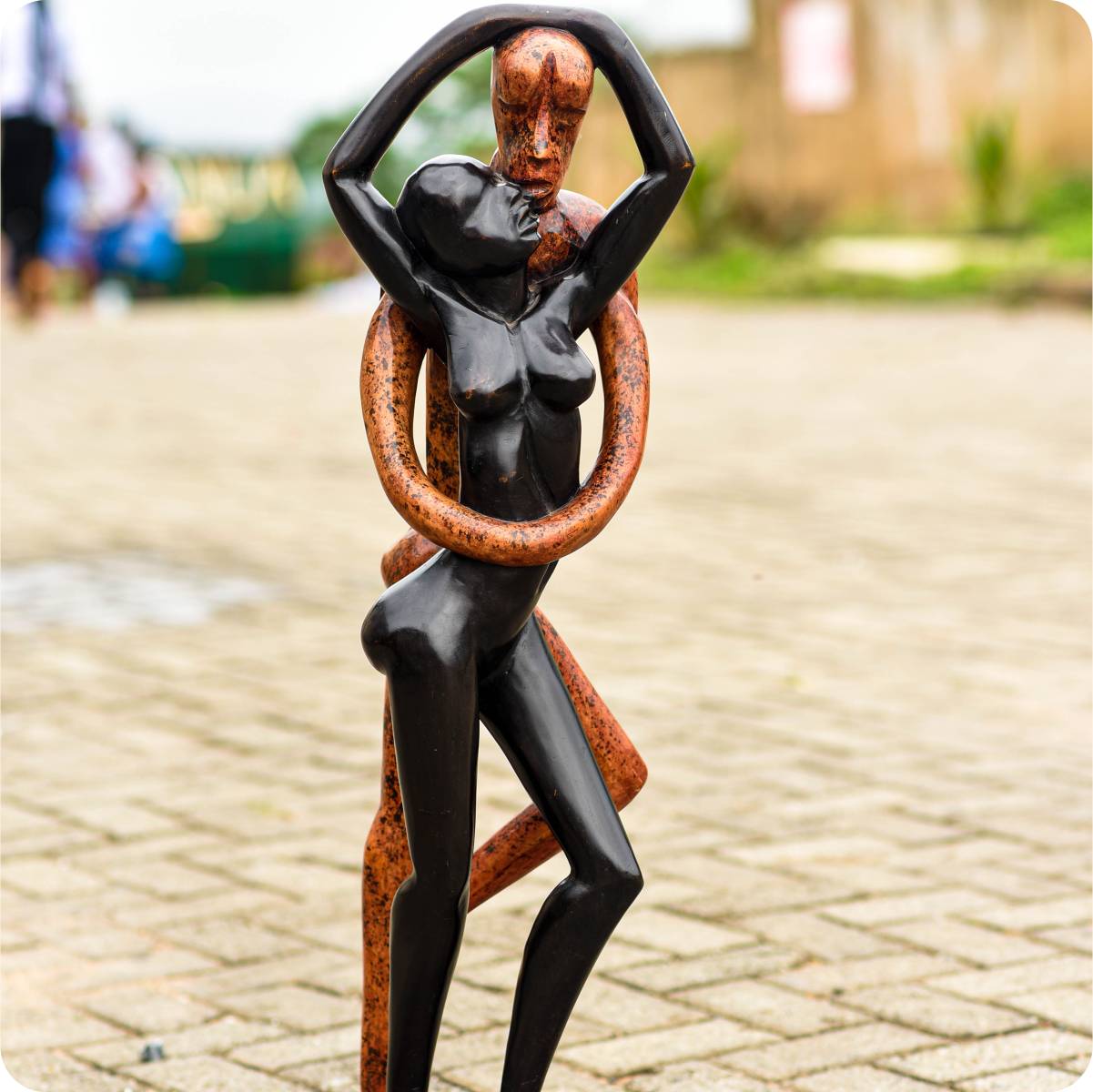 Premium Carved Sculpture Representing Lovers - Image 2