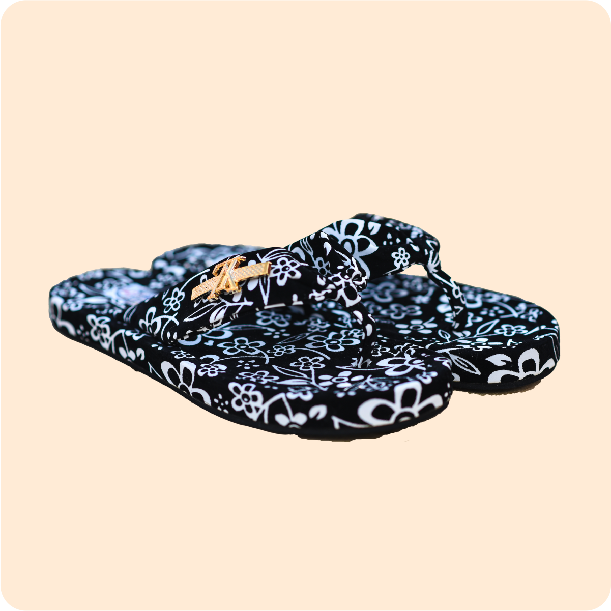 Black and White Flower Slippers For Ladies