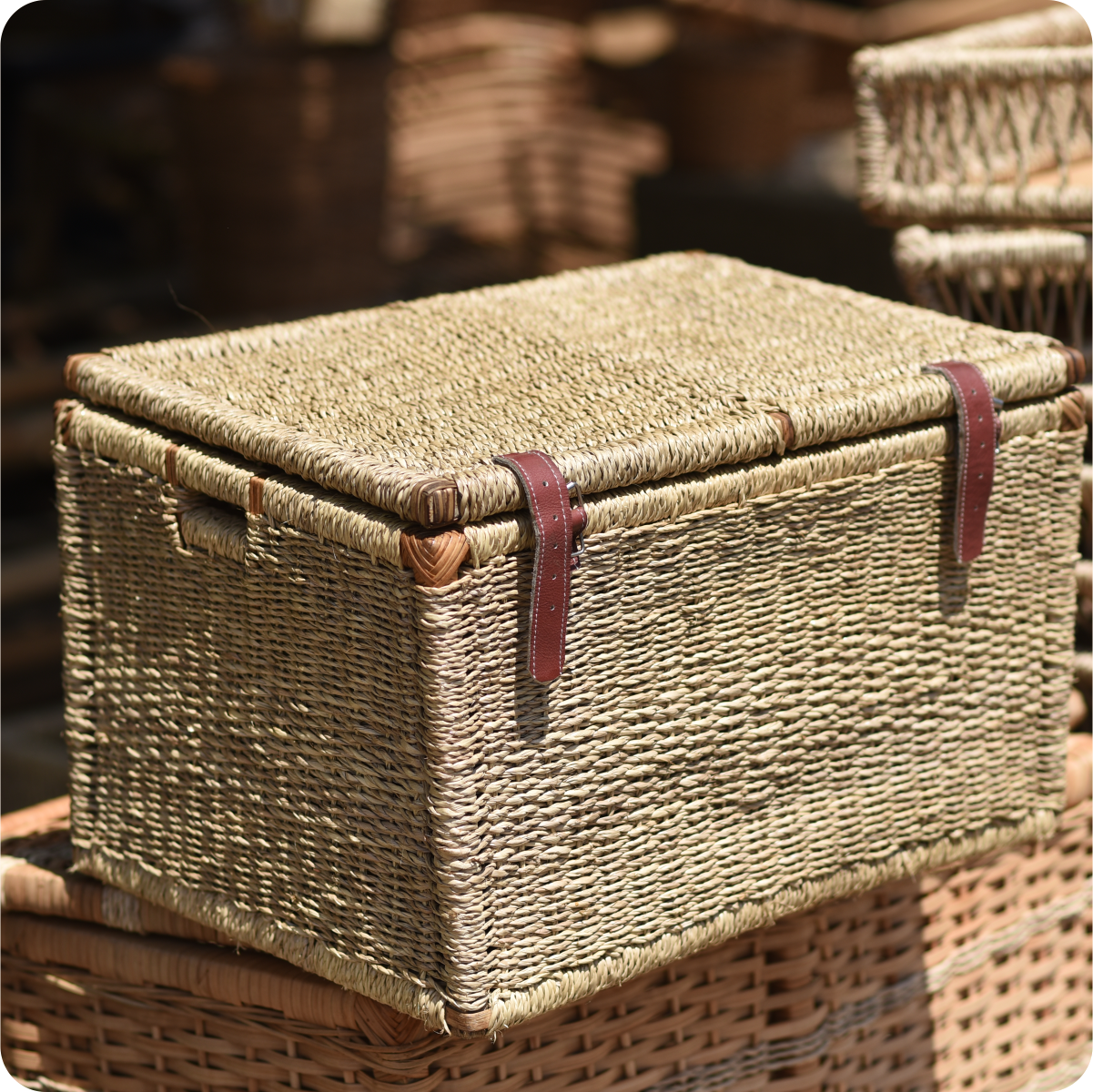 Woven Hamper Basket With Cover - Image 2